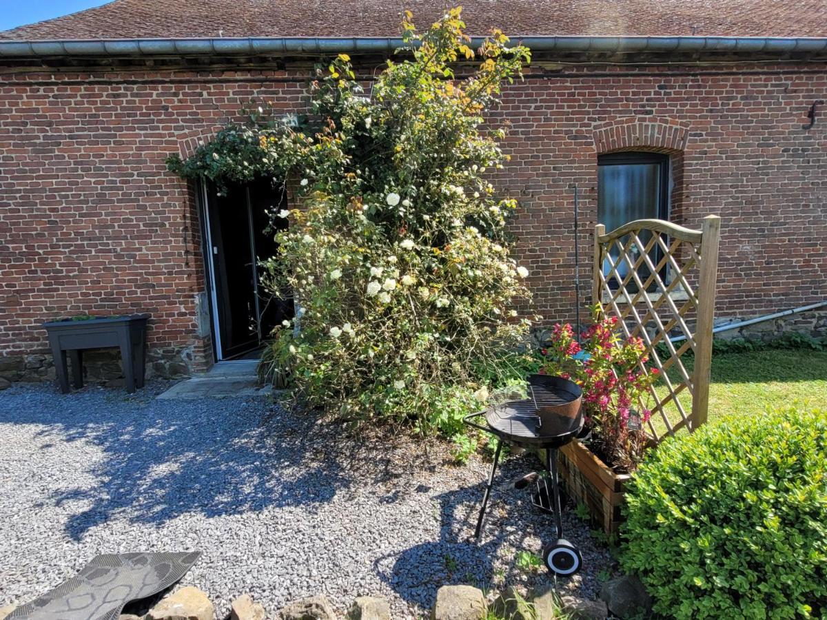 Bienvenue du côté de chez nous Wignehies Exterior foto